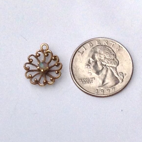 Filigree 14K Gold and Opal Cabochon Necklace Snowflake Pendant - Picture 7 of 17